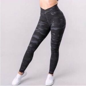 Alphalete camo v shaped leggings